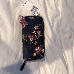 Vera Bradley Midtown RFID Accordion wallet